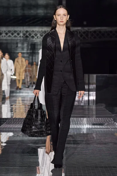 Look 9